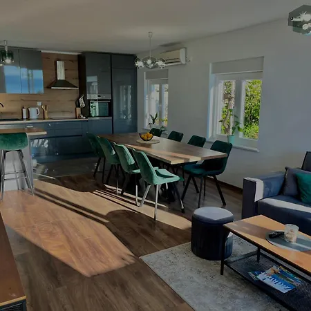 Seaview House Fiore Paklenica * 스타리그라드 파클레니차