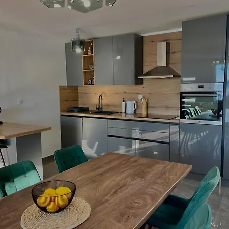 Seaview House Fiore Paklenica * 스타리그라드 파클레니차