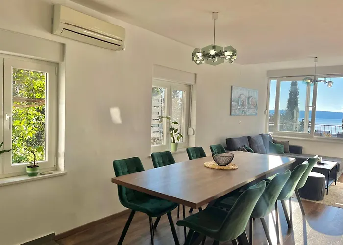 Seaview House Fiore Paklenica Дом отдыха *
