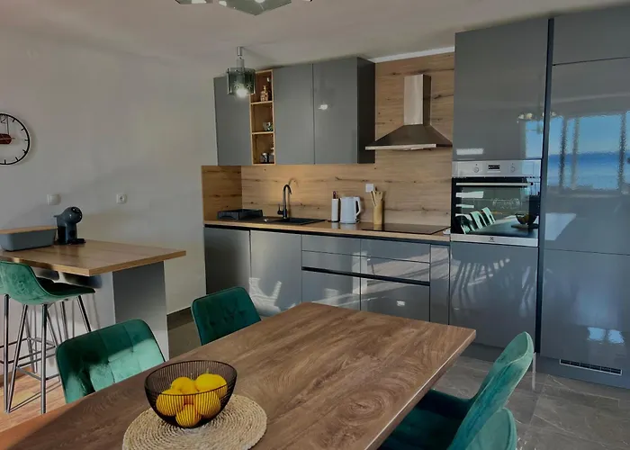 Seaview House Fiore Paklenica * 스타리그라드 파클레니차