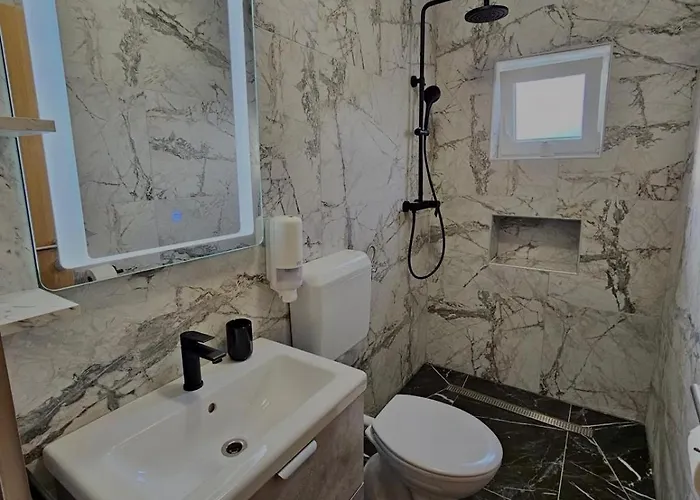 Seaview House Fiore Paklenica 펜션 *